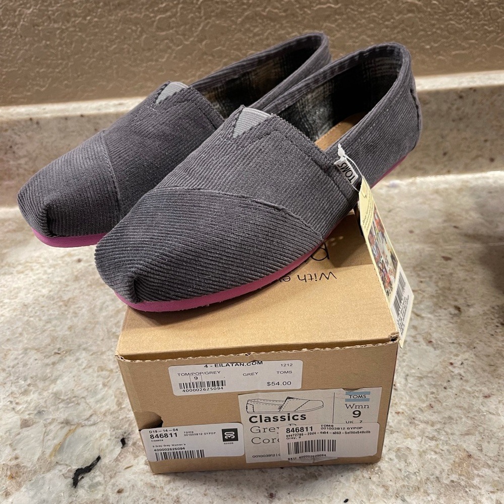 TOMS-Women’s size 9 grey and pink canvas shoes